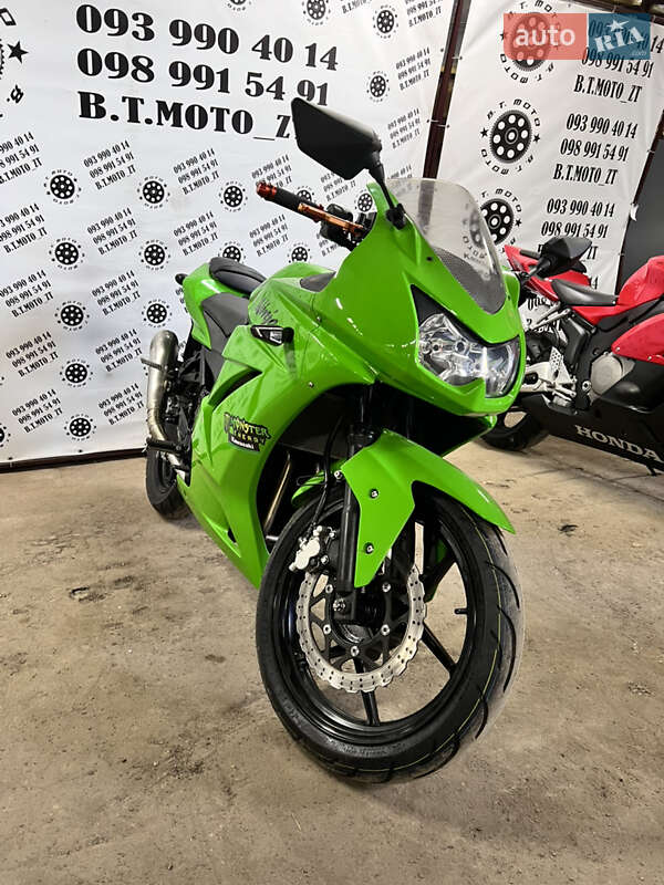 Мотоцикл Спорт-туризм Kawasaki Ninja 250 2009 в 