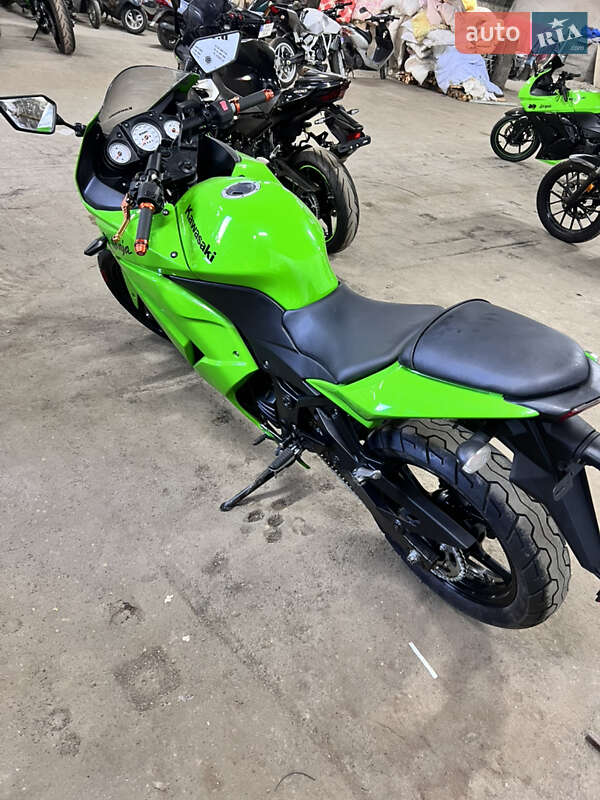 Мотоцикл Спорт-туризм Kawasaki Ninja 250 2009 в Житомирі фото 4 Мотоцикл Спорт-туризм Kawasaki Ninja 250 2009 в Житомирі