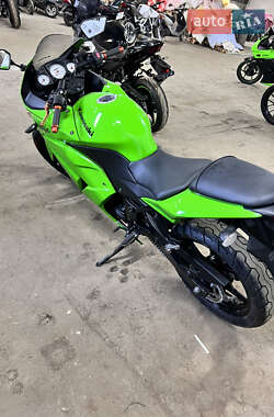 Мотоцикл Спорт-туризм Kawasaki Ninja 250 2009 в 