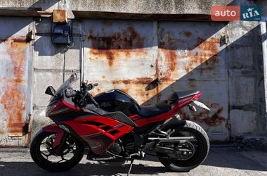 Спортбайк Kawasaki Ninja 250 2017 в Киеве