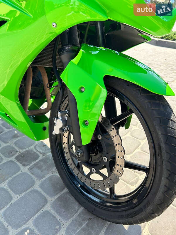 Спортбайк Kawasaki Ninja 250R 2011 в Новояворівську