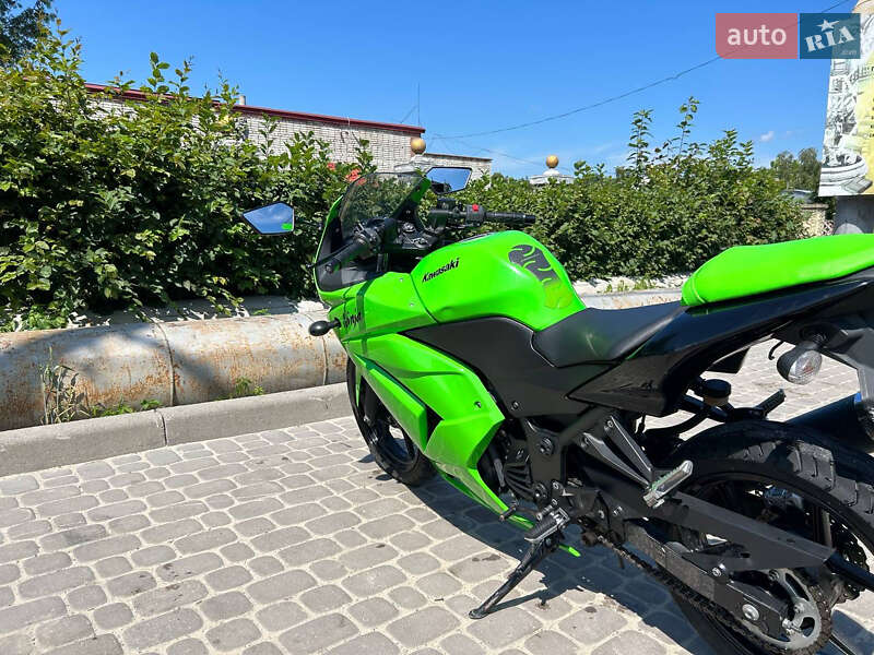 Спортбайк Kawasaki Ninja 250R 2011 в Новояворівську