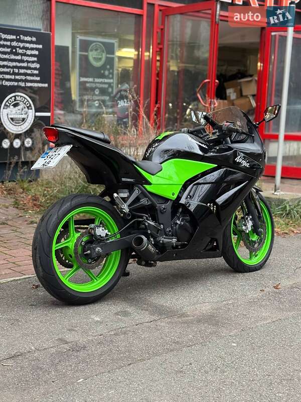 Спортбайк Kawasaki Ninja 250R 2009 в Киеве