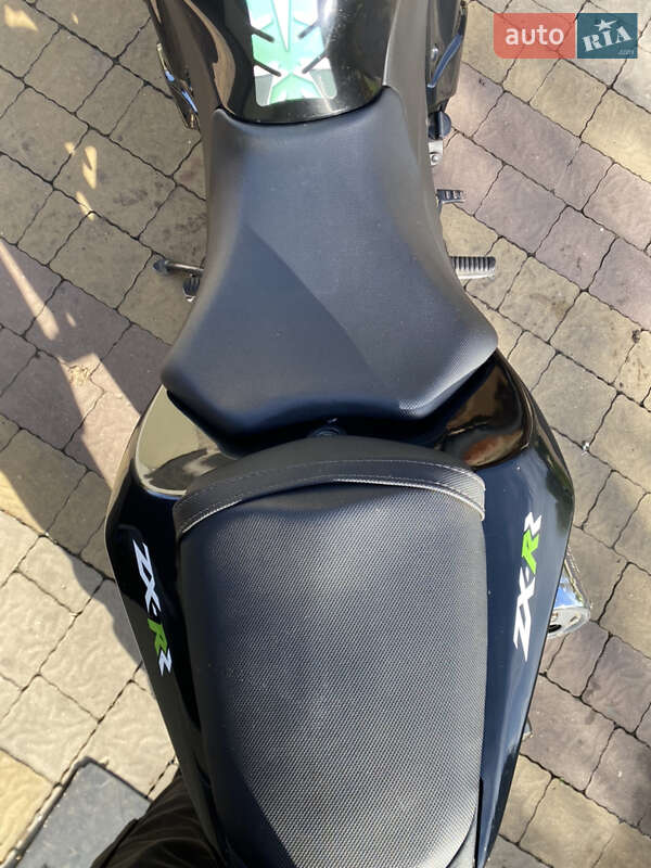 Спортбайк Kawasaki Ninja 250R 2008 в Здолбуніві фото 13 Спортбайк Kawasaki Ninja 250R 2008 в Здолбуніві