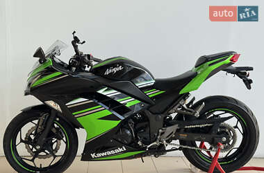 Спортбайк Kawasaki Ninja 300 2017 в 