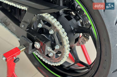 Спортбайк Kawasaki Ninja 300 2017 в 