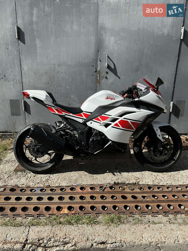 Спортбайк Kawasaki Ninja 300 2016 в Киеве