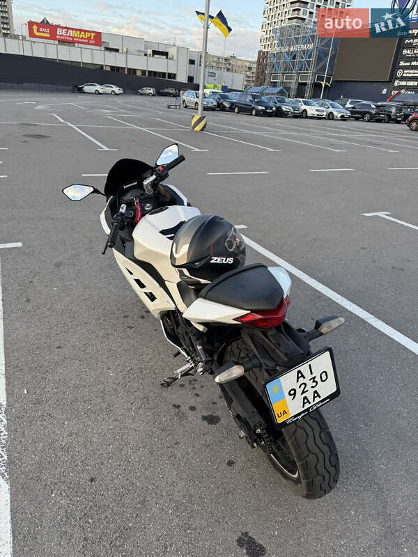 Спортбайк Kawasaki Ninja 300 2015 в Киеве
