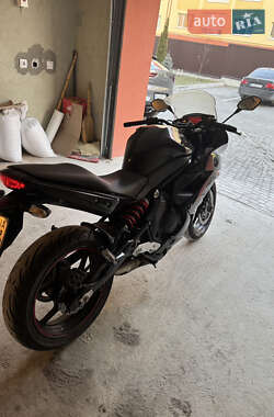 Мотоцикл Спорт-туризм Kawasaki Ninja 400 2010 в 