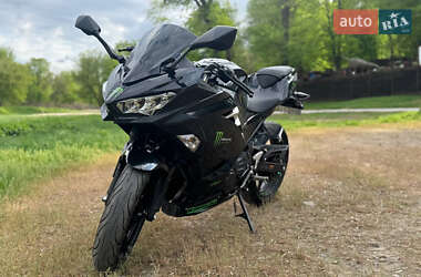 Спортбайк Kawasaki Ninja 400 2020 в 