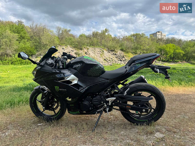 Спортбайк Kawasaki Ninja 400 2020 в 