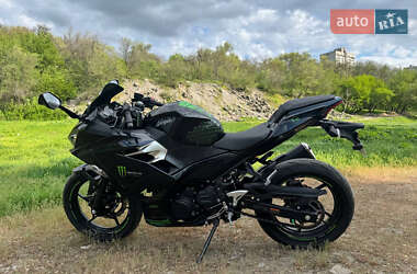 Спортбайк Kawasaki Ninja 400 2020 в 
