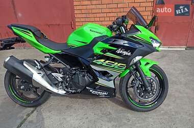 Спортбайк Kawasaki Ninja 400 2018 в 