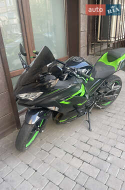 Спортбайк Kawasaki Ninja 400 2019 в 