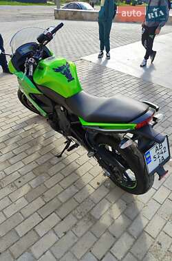 Спортбайк Kawasaki Ninja 400 2014 в 