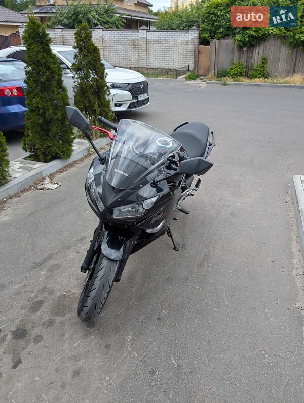 Спортбайк Kawasaki Ninja 400 2011 в Черкассах