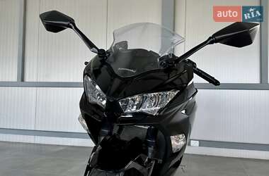 Спортбайк Kawasaki Ninja 400 2018 в 