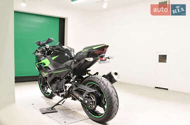 Спортбайк Kawasaki Ninja 400 2019 в 
