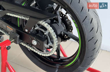 Спортбайк Kawasaki Ninja 400 2022 в 