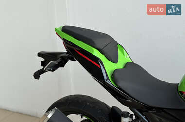 Спортбайк Kawasaki Ninja 400 2022 в 