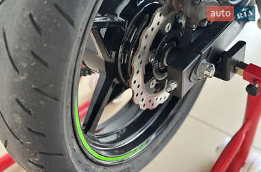 Спортбайк Kawasaki Ninja 400 2022 в 