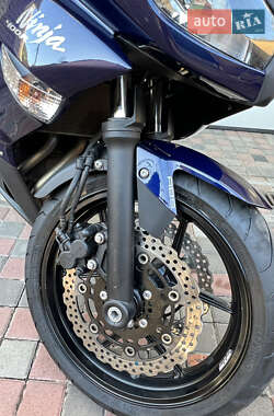 Мотоцикл Спорт-туризм Kawasaki Ninja 400 2011 в 