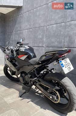 Спортбайк Kawasaki Ninja 400 2019 в 