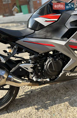 Мотоцикл Спорт-туризм Kawasaki Ninja 400 2018 в 