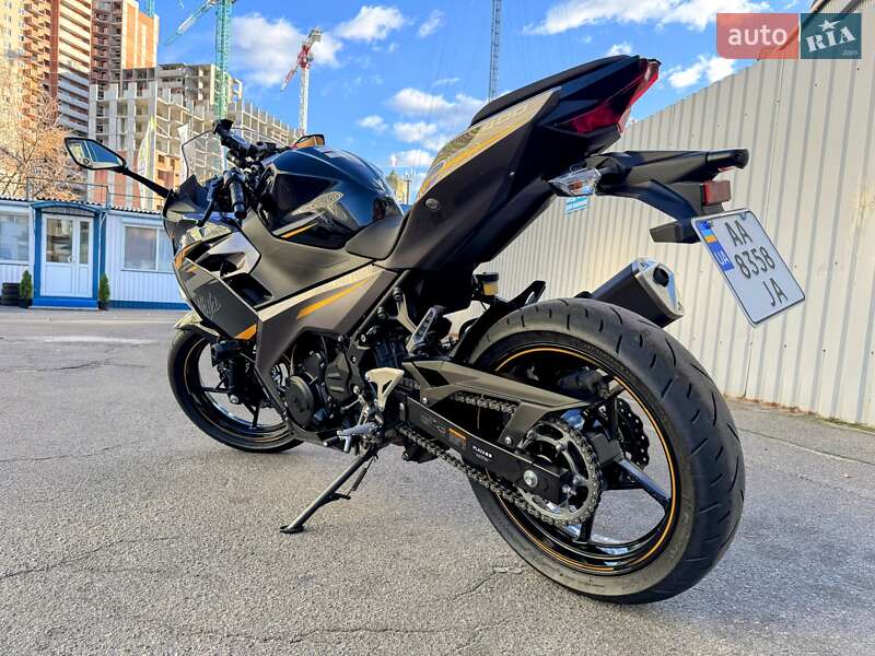 Спортбайк Kawasaki Ninja 400 2022 в Киеве