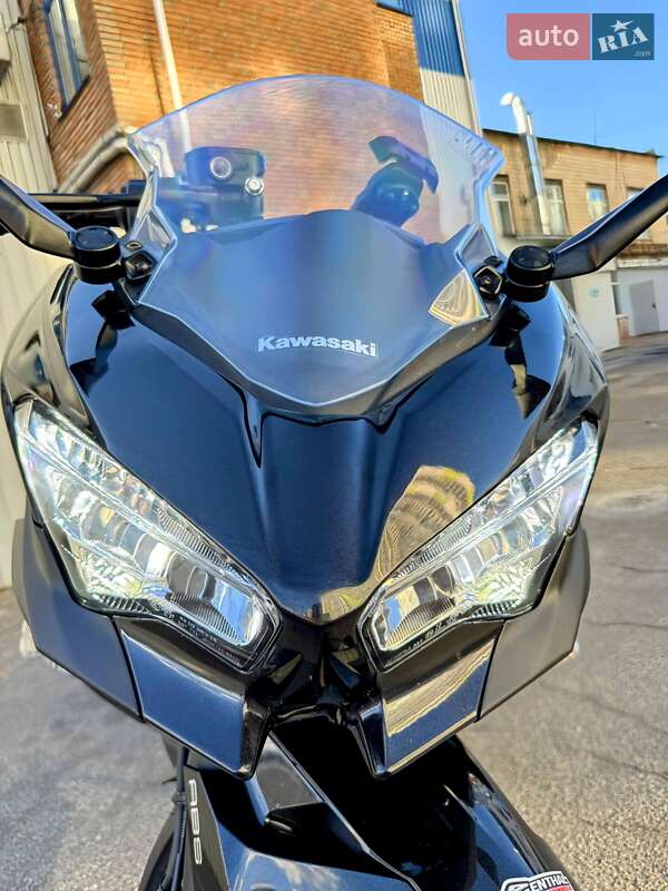 Спортбайк Kawasaki Ninja 400 2022 в Киеве