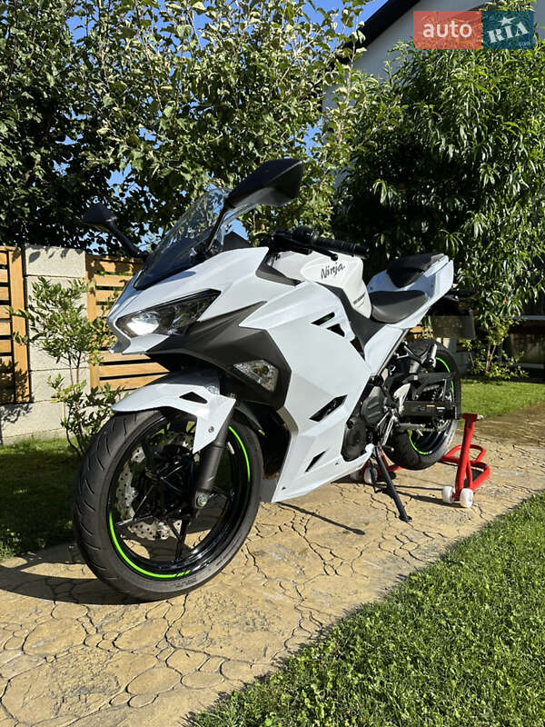 Спортбайк Kawasaki Ninja 400 2023 в Рівному