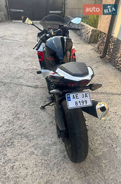 Мотоцикл Спорт-туризм Kawasaki Ninja 400 2019 в 