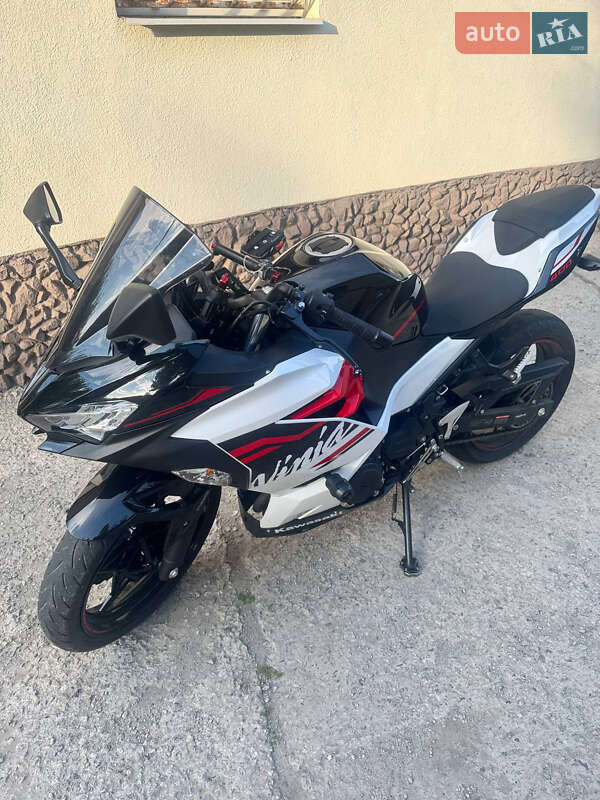 Мотоцикл Спорт-туризм Kawasaki Ninja 400 2019 в Днепре