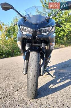 Спортбайк Kawasaki Ninja 400 2019 в 