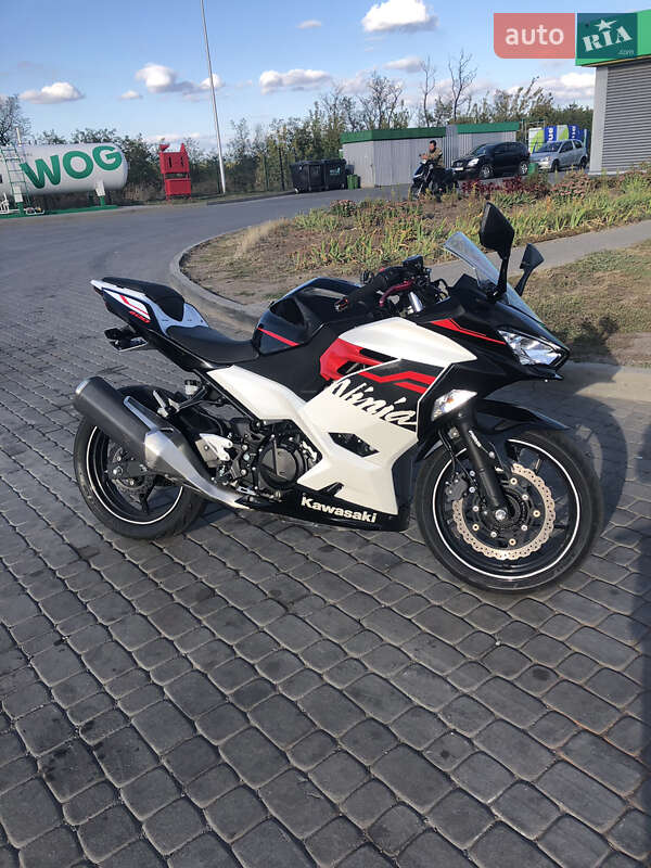 Спортбайк Kawasaki Ninja 400 2021 в Павлограді
