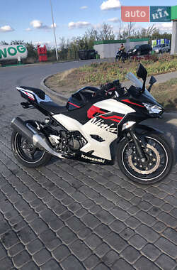 Спортбайк Kawasaki Ninja 400 2021 в 