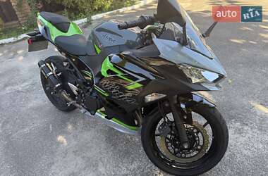 Спортбайк Kawasaki Ninja 400 2019 в 