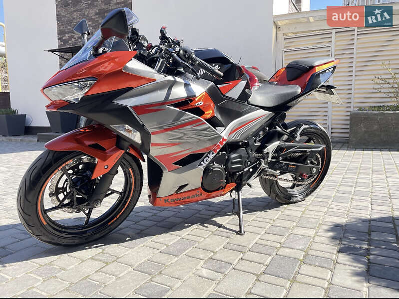 Мотоцикл Спорт-туризм Kawasaki Ninja 400 2017 в Днепре
