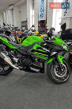 Спортбайк Kawasaki Ninja 400 2018 в 