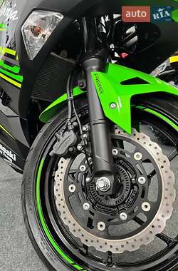 Спортбайк Kawasaki Ninja 400 2018 в 