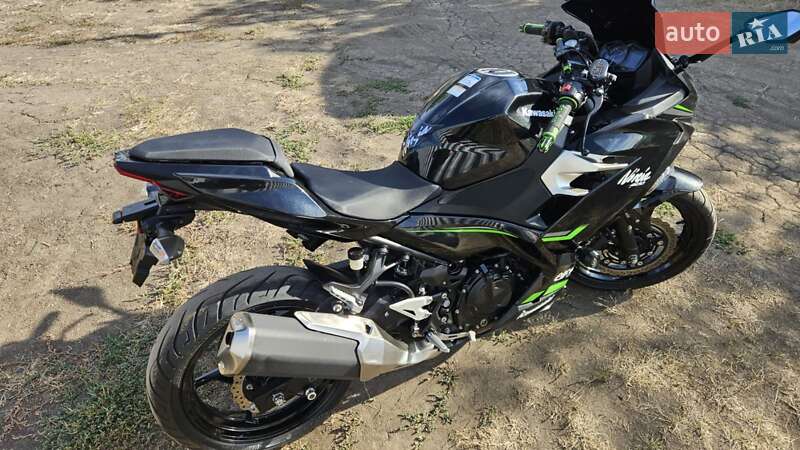 Спортбайк Kawasaki Ninja 400 2020 в Первомайске фото 10 Спортбайк Kawasaki Ninja 400 2020 в Первомайске