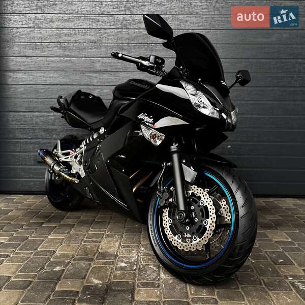 Kawasaki Ninja 400R 2010
