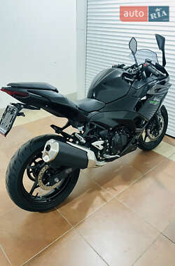 Спортбайк Kawasaki Ninja 500 2024 в 