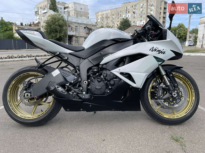 Ninja 600 2010 online