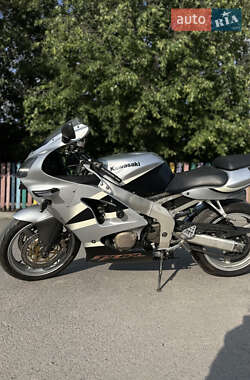 Спортбайк Kawasaki Ninja 600 ZX-6R 2000 в 