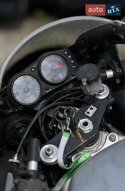 Спортбайк Kawasaki Ninja 600 ZX-6R 2001 в 