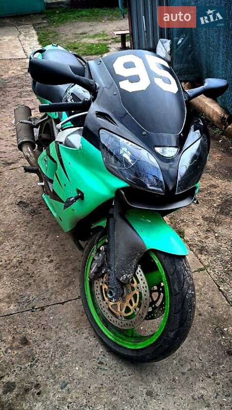 Спортбайк Kawasaki Ninja 636 ZX-6R 2002 в Звенигородці