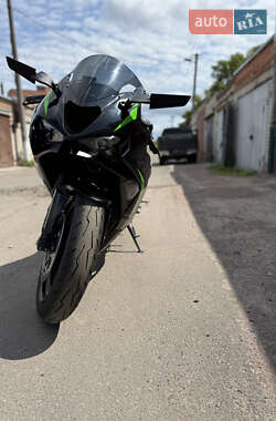 Спортбайк Kawasaki Ninja 636 ZX-6R 2025 в 