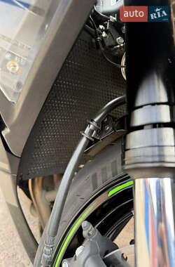 Спортбайк Kawasaki Ninja 636 ZX-6R 2025 в 