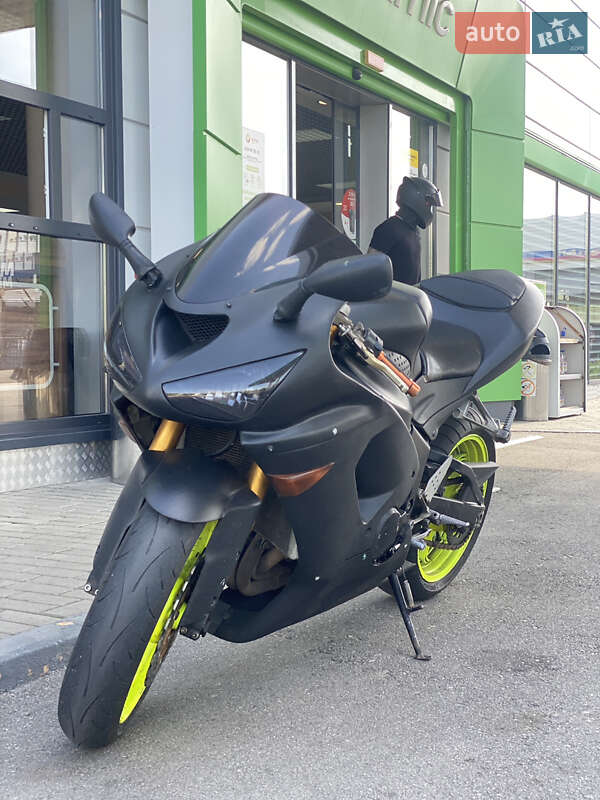 Спортбайк Kawasaki Ninja 636 ZX-6R 2004 в Запоріжжі фото Спортбайк Kawasaki Ninja 636 ZX-6R 2004 в Запоріжжі